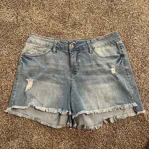 Women’s Mid Rise Denim Shorts Size 8